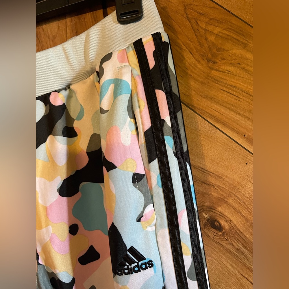 Adidas Girls 16 Multi Color Camo Tricot Joggers Track Pants Pastel 3 Stripe - Picture 5 of 9